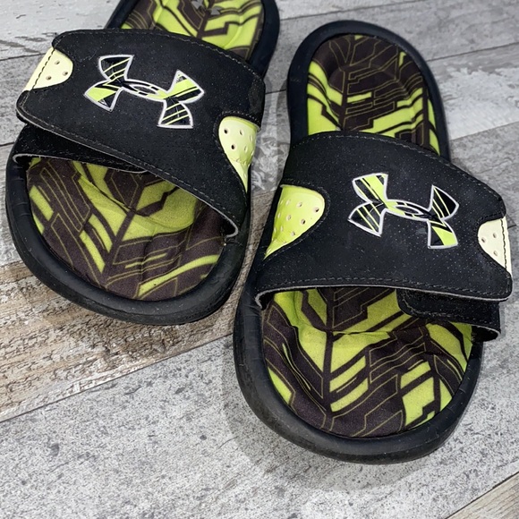 Youth Under Armour Black & Green Flip Flops - 2Y - Picture 5 of 10